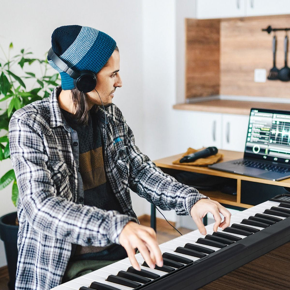 88 Keys Foldable Digital Piano with Bluetooth MIDI Function Portable Electronic Keyboard with Sustain Pedal Carrying Bag
