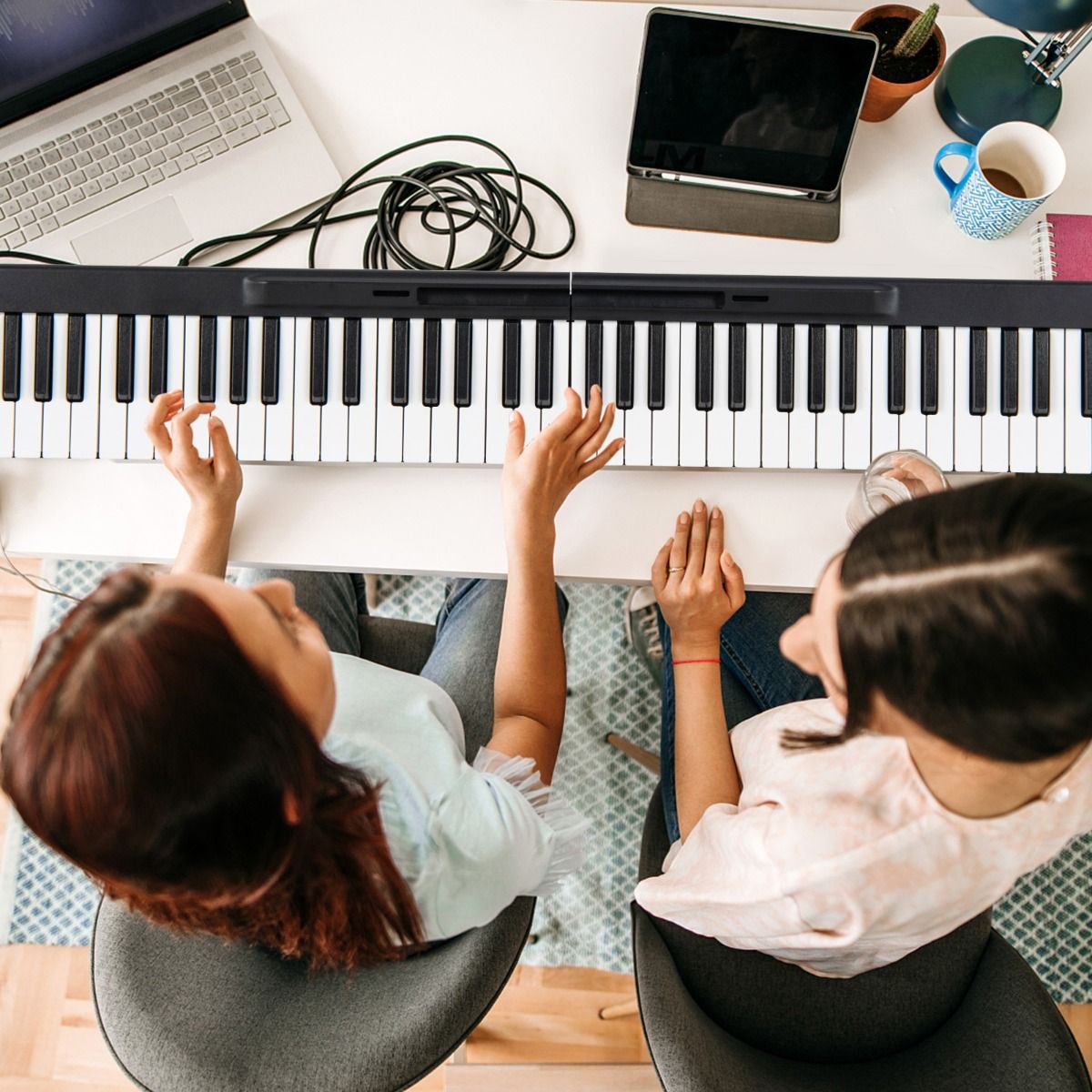 88 Keys Foldable Digital Piano with Bluetooth MIDI Function Portable Electronic Keyboard with Sustain Pedal Carrying Bag -